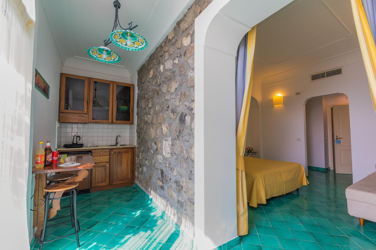 Bacio Del Sole B&B بوسيتانو الغرفة الصورة