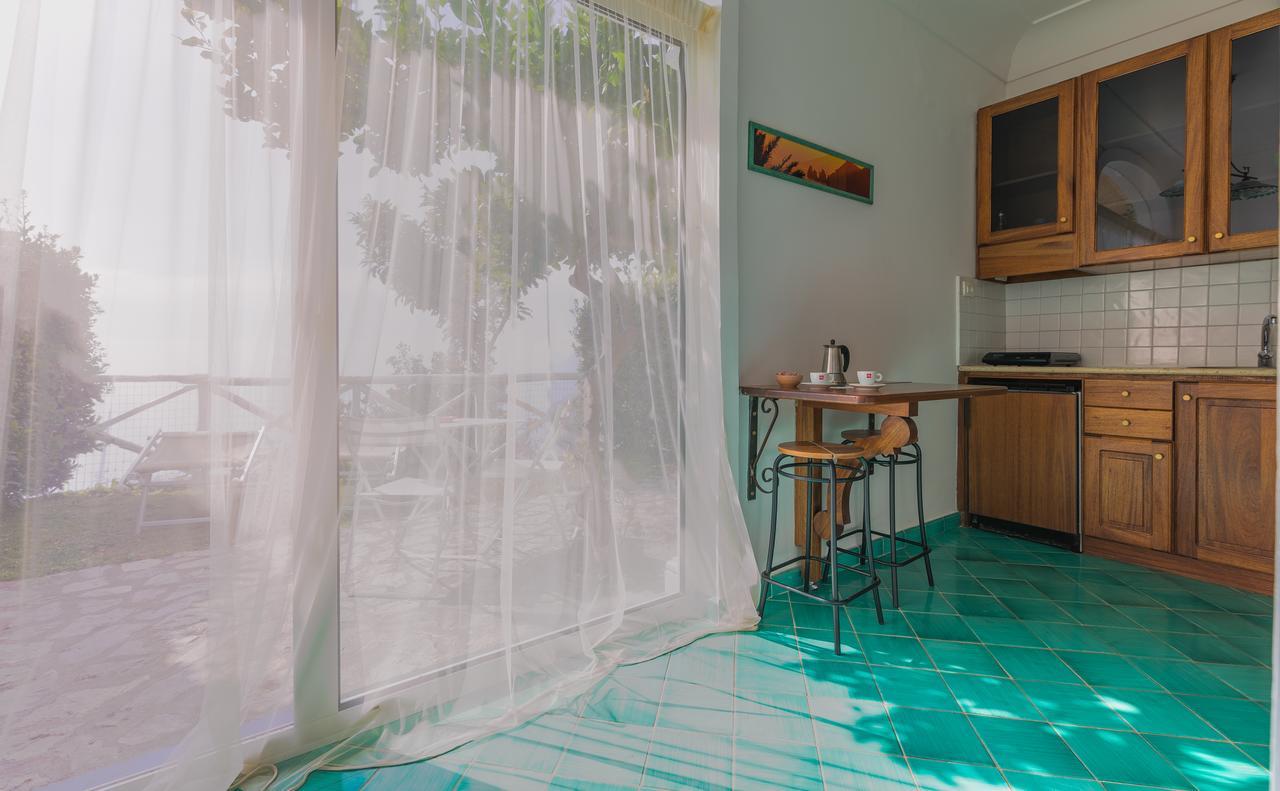 Bacio Del Sole B&B بوسيتانو الغرفة الصورة